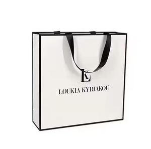 Bolsas de Papel Kraft con Asas, Impresas, de Lujo, Reciclables, para Regalos, con Logotipo de Marca de Ropa, Personalizadas, para Compras al por Mayor - Product Image 6
