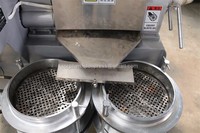 Machine de presse à huile commerciale de vente folle avec filtre à huile sous vide pour le pressage de graines de tournesol et d'huile de noix