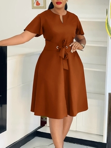 Robe longue plissée élégante et tendance à col en V pour femme, nouvelle collection été, idéale pour l'exportation - Product Image 3