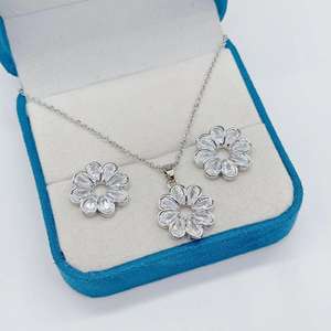 ชุดเครื่องประดับดอกทานตะวันชุบทอง18K 2ชิ้น/เซ็ตชุดสร้อยคอและต่างหูเพทายสุดหรูสำหรับผู้หญิง - Product Image 5