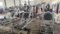 Machine à Squat Hack à Charge de Plaques, Équipement de Gym Commercial Robuste à Roulement Linéaire pour l'Entraînement de la Force des Membres Inférieurs