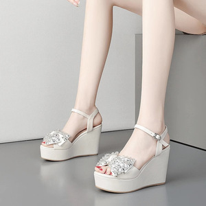 รองเท้าโลฟเฟอร์หนังพื้นนิ่มพรีเมียม สไตล์เจ้าสาว สวมใส่ง่าย แฟชั่นมาแรงปี 2026 ฤดูร้อน-ใบไม้ร่วง สไตล์ฝรั่งเศส แมรี่เจน ส้นสูงลำลอง - Product Image 3