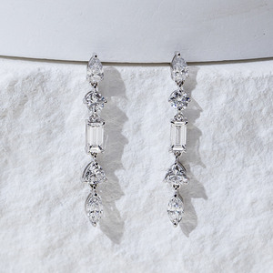ต่างหูเพชรทรงแฟนซีทองคำขาว 9K รุ่น MSE-909 จาก Messi Jewelry สำหรับผู้หญิง - Product Image 1