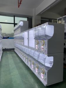 Máquina recreativa de grúa curva para interiores, operada con monedas, con interfaz en inglés - Product Image 5