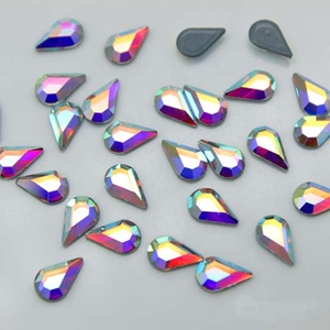 Fabricant de Yiwu, pierre en cristal AB, triangle en verre, <span class=keywords><strong>strass</strong></span> brillant à chaud, accessoires de décoration pour vêtements - Product Image 4