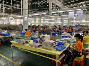 Lustre <span class=keywords><strong>en</strong></span> cristal de plumes de luxe luminaire de plafond moderne <span class=keywords><strong>en</strong></span> feuille d'or éclairage suspendu décoratif élégant pour la décoration intérieure - Product Image 4