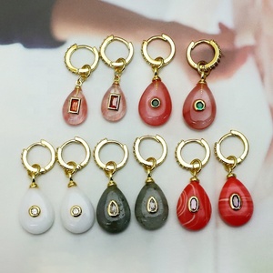 Hermosos Pendientes Colgantes con Forma de Animal, Chapados en Oro de 18K, con Circonitas Multicolores, Estilo Vintage, para Mujer - Product Image 1