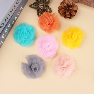 Flor de tela de gasa con pompones de 12 cm, hecha a mano, para accesorios de joyería y ropa DIY. - Product Image 1