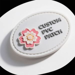 Parche de Silicona PVC 2D 3D con Logotipo Personalizado, Parche Suave con Gancho y Bucle, Termoadhesivo para Bolsas y Ropa con Forma de Flor y Corazón - Product Image 2