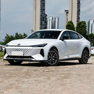 Voiture d'occasion Best Seller 2024 Changan Uni - V Modèle  Volant à gauche 5 places Voiture neuve avec sièges en cuir et toit ouvrant panoramique - Product Image 1