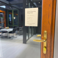 Porte battante composite bois-aluminium professionnelle chinoise sur mesure avec double vitrage pour maison/hôtel/résidence