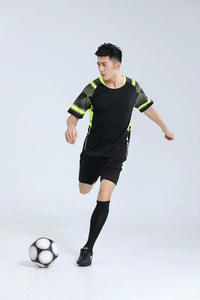 Set di Uniformi da Calcio Personalizzate per Ragazzi e Ragazze, Design Gratuito, Maglie da Calcio di Alta Qualità - Product Image 2