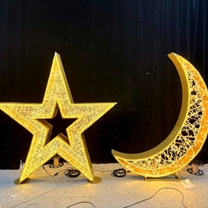 Étoiles lumineuses de Noël multi-tailles pour créer des niveaux de hauteur sur les arbres, les places, les rues et les zones de décoration festive - Product Image 1