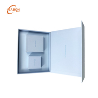Boîte en carton rigide bleue avec insert en mousse magnétique, pour bagues, boucles d'oreilles, colliers, bijoux, soins de la peau, parfums, emballage cadeau portable