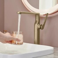 Robinet de lavabo mural moderne en laiton massif chromé à poignée unique, monotrou, certifié NSF, eau chaude et froide, pour maison, hôtel, salle de bain
