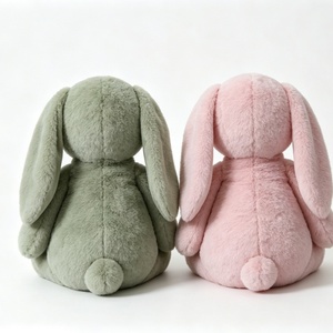 Par de conejitos de peluche personalizados en rosa y verde, paquete doble de conejos de peluche de orejas largas, juego de peluches de conejos sentados. - Product Image 6