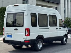 Iveco Daily 2.5T Classic A37 <span class=keywords><strong>2017</strong></span>, Techo Alto, 7 Plazas, 11 Metros Cúbicos de Capacidad, Doble Propósito para Pasajeros y Carga - Product Image 2