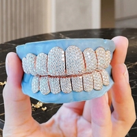 Grillz de luxe en argent S925 avec moissanite synthétique entièrement incrustée, motif huit cœurs et flèches, pour un style hip-hop bling-bling