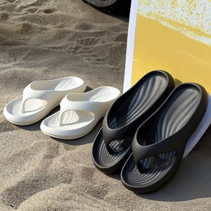 Vente en gros OEM Claquettes confortables personnalisées pour l'extérieur, l'été et la plage, avec logo imprimé, tongs souples en EVA personnalisées pour hommes - Product Image 2