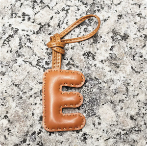 Ciondolo per Borsa <span class=keywords><strong>in</strong></span> Pelle di Pecora Zenos Marrone Chiaro con 26 Lettere Maiuscole, Pendente con Iniziale per Donne, Accessorio per Auto - Product Image 2