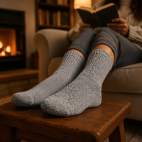 Chaussettes en coton peigné et laine mélangée jacquard de haute qualité, design personnalisé OEM ODM, douces, thermiques, respirantes, chaussettes mi-hautes pour l'hiver