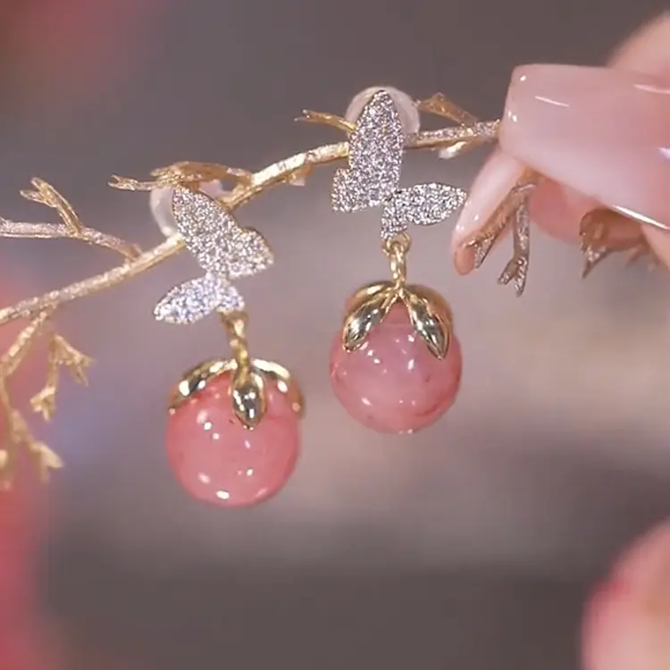 Hermoso ópalo Rosa lleno de diamantes pendientes de gota de mariposa Nueva joyería de estilo coreano para mujeres
