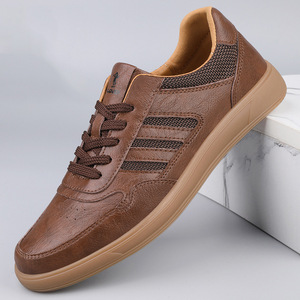 Nouvelles Chaussures de Skateboard Sportives pour Hommes 2026 en Cuir Microfibre, Style Rétro Tendance avec Semelle Épaisse Rehaussante - Product Image 1