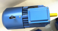 Moteur asynchrone triphasé de freinage électromagnétique