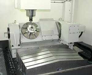 Personalizado de alta calidad OKADA 24 disco automático cambio de herramienta Vertical CNC mecanizado VMC855 Mini CNC 5 ejes fresadora