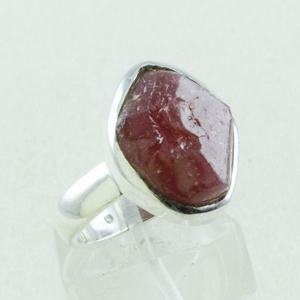 Bague en argent sterling 925 avec pierre précieuse tourmaline rouge sertie clos, bijoux classiques pour fiançailles/mariage/fête/anniversaire, vente en gros - Product Image 1