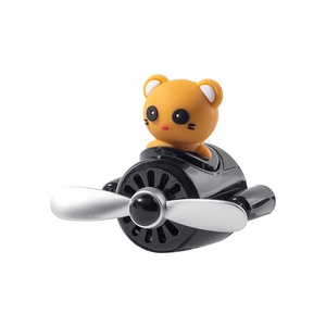 Petit Ours Moderne Mignon Avion <span class=keywords><strong>Volant</strong></span> Décoration de Ventilation de Voiture 3 Pièces Comprimés de Parfum Inclus Clip de Désodorisant de Voiture d'Aromathérapie - Product Image 1