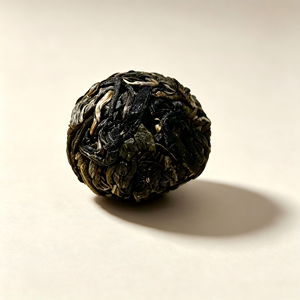 Thé Pu'er Dragon Pearl brut d'arbres anciens de 4-5 ans, en <span class=keywords><strong>panier</strong></span> de bambou, thé santé, Année du Cheval 2026, vente en gros directe usine - Product Image 4