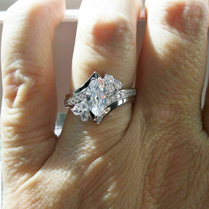 Anello dal Design a Forma di Marquise, Elegante Anello da Dito per Donne - Product Image 3