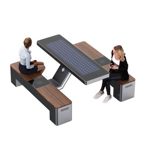 Panchina Solare Moderna Personalizzata ad Alte Prestazioni con Ricarica Wireless, Versatile e Intelligente per Arredo Urbano Smart - Product Image 4
