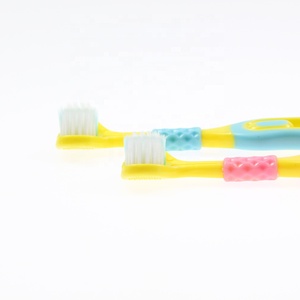 Spazzolino da Denti per Bambini con Tre Testine, per Uso Quotidiano e Pulizia Dentale, Vendita all'Ingrosso - Product Image 6