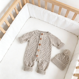 Tenue de Naissance en Coton Biologique Tricoté Épais et Oversize à Manches Longues <span class=keywords><strong>avec</strong></span> Broderie Nom et Nœud Assorti et Bonnet - Product Image 3