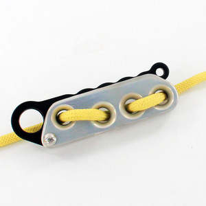 Descensor de Escalada ZW de 4 Orificios, Freno de Cuerda Manual para Escalada en Roca, Equipo de Seguridad y Rescate - Product Image 1