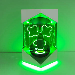 ที่ตั้งโชว์เครื่องสำอางน้ำหอมทำจากอะคริลิคพร้อมไฟแอลอีดีโฆษณาดิจิทัลสีและโลโก้ตามสั่งโดย Rina TECH - Product Image 6