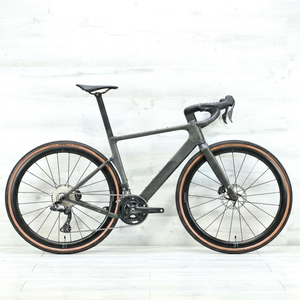 Bicicleta de Carretera CarbonFibeeer 700c con Doble Freno de Disco, 12 Velocidades, Horquilla de Alto Rendimiento y Sillín para Uso en Carretera - Product Image 1