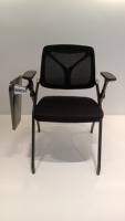 Chaise de formation et chaise de conférence pliante avec dossier en maille respirante et tablette d'écriture