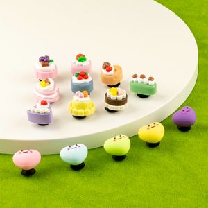 Pop nouveau dessin animé 3D Designer Pvc collations sucrées fraise Shortcake étoile coeur mignon Dessert nourriture fruits gâteau banane chaussure breloques - Product Image 2