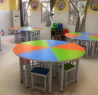 Table et chaise d'écolier en plastique modernes et durables à prix d'usine pour l'école maternelle