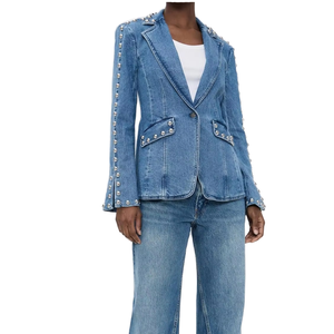 แจ็คเก็ตยีนส์ผู้หญิงคุณภาพสูงแบบสั่งทำพิเศษ ตกแต่งด้วยหมุดและริเวท ล้างสีแบบ Stonewashed ทรงปกติ ผ้าฝ้าย เสื้อโค้ทยีนส์สำหรับฤดูใบไม้ร่วงและฤดูหนาว สไตล์วินเทจ สวยสง่า - Product Image 2
