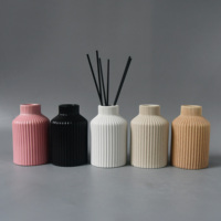 Diffuseur de parfum en céramique cannelée de style nordique de luxe pour la maison, flacon moderne minimaliste à nervures pour huiles essentielles et aromathérapie