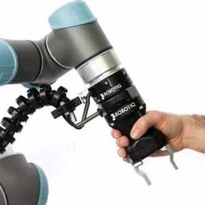 Bras de <span class=keywords><strong>robot</strong></span> collaboratif à faible coût Petit <span class=keywords><strong>robot</strong></span> <span class=keywords><strong>UR3</strong></span> <span class=keywords><strong>Robot</strong></span> de soudage à réponse rapide avec positionnement Cobot 6 axes - Product Image 6