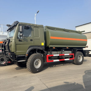 Camión Cisterna de Combustible SINOTRUK de China, de un Solo Eje, 4WD, 10000L-20000L, Camión Cisterna de Aceite para Carretera con Tracción 4x4 - Product Image 3