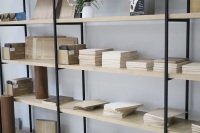 Porte intérieure en bois d'ingénierie OEM, panneau en MDF, placage hickory, porte à feuille plate
