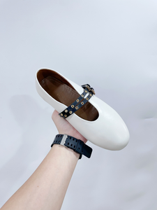 Zapatos Planos de Mujer Alaias Estilo Punk Mary Jane, Novedad 2025, Parte Superior de Cuero Genuino, Punta Cuadrada, Correa con Hebilla y Remaches, Estilo Dulce y Moderno - Product Image 5