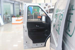 DFSK EC35 Camioneta Eléctrica Mini Van con Volante a la Derecha, 4x2, Cabina Simple, Nueva, con Cámara Trasera - Product Image 6