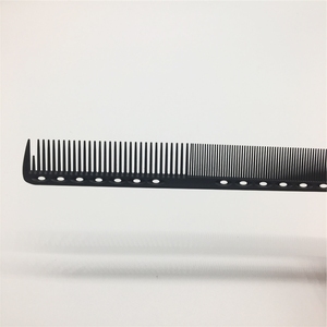 <span class=keywords><strong>Pettine</strong></span> Professionale Antistatico in <span class=keywords><strong>Fibra</strong></span> <span class=keywords><strong>di</strong></span> <span class=keywords><strong>Carbonio</strong></span> per Parrucchieri - Product Image 3
